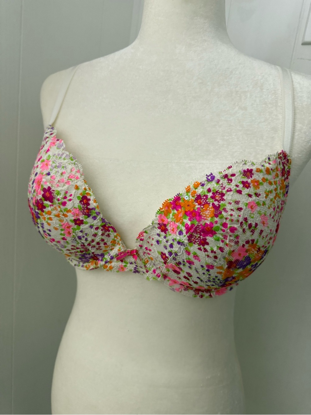 VICTORIA’S SECRET Dream Angels Bra Push Up 36C - Picture 4 of 13